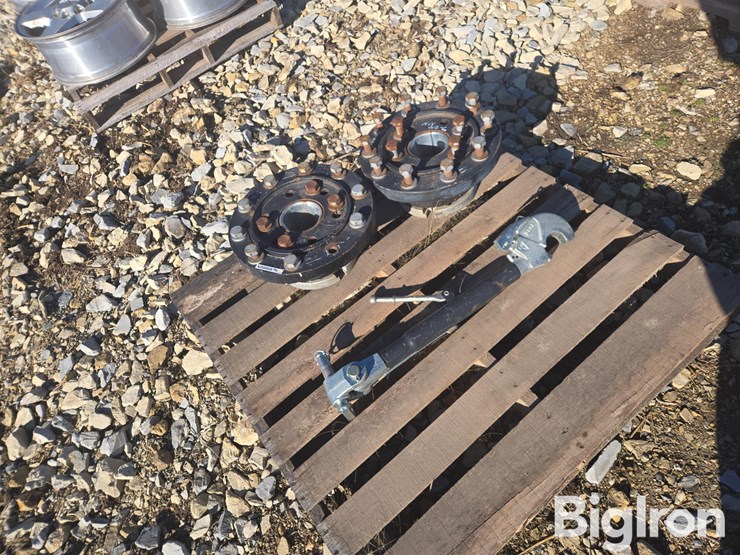 new-holland-210-image-7