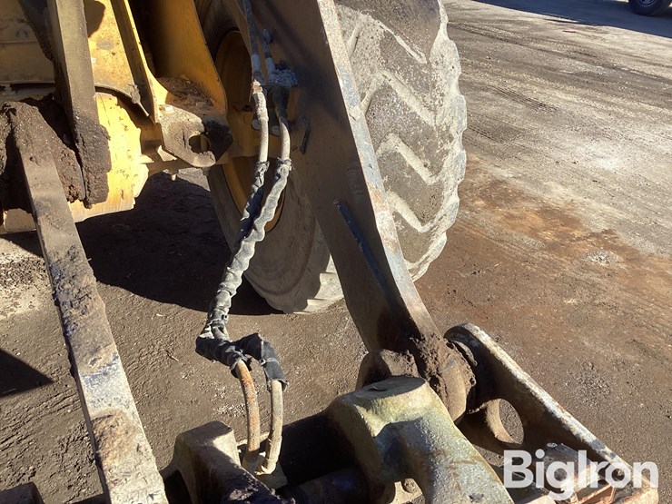 2015-deere-524k-image-16