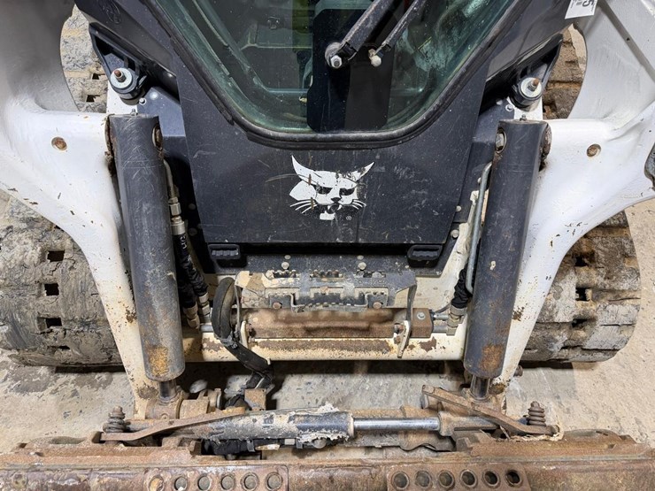 2020-bobcat-t64-image-9