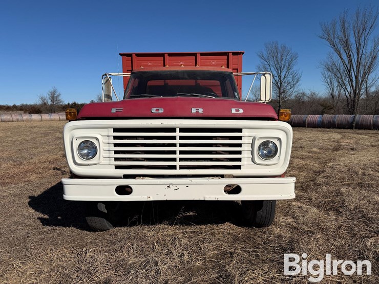 1975-ford-f700-image-3