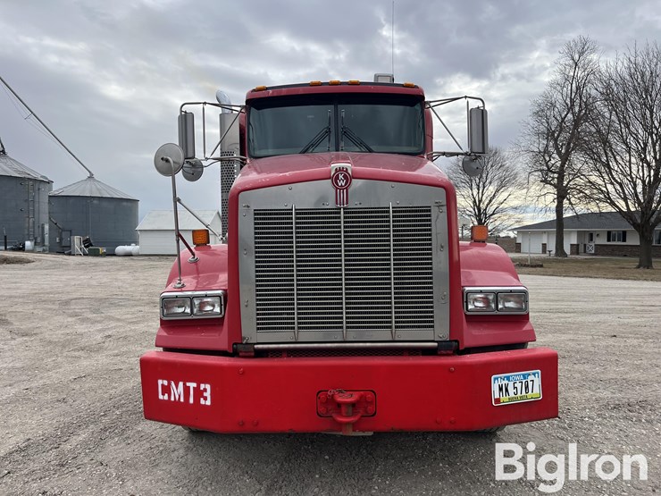 2011-kenworth-t800-image-2