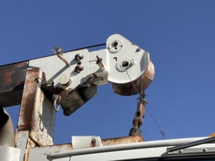 2002-sterling-lt9500-image-19