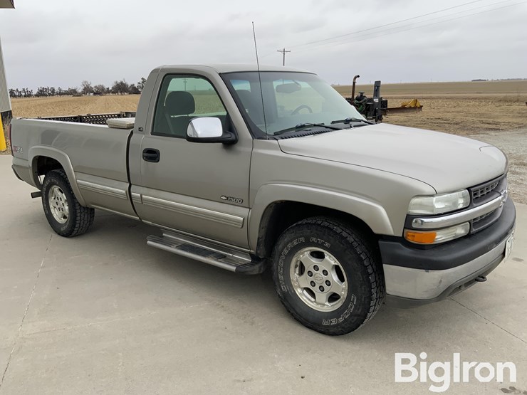 2002-chevrolet-silverado-1500-image-3