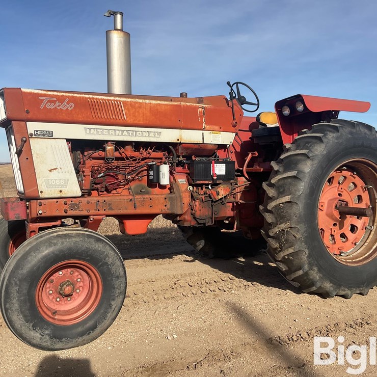 1974 INTERNATIONAL 1066