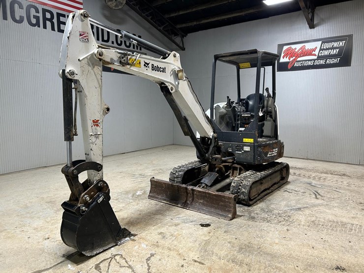 2017-bobcat-e32i-image-6