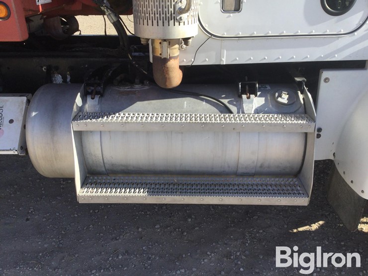 2001-peterbilt-378-image-11