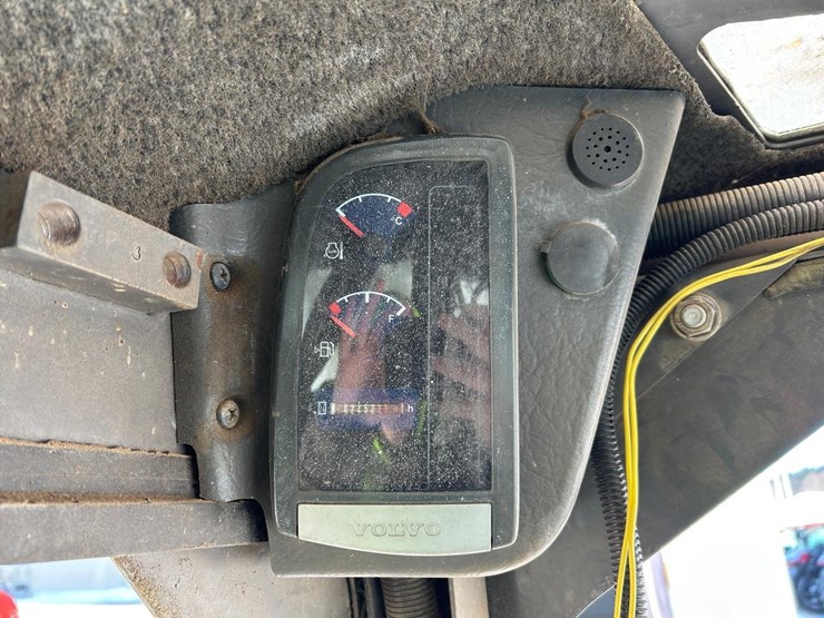 2016-volvo-mc70b-image-16