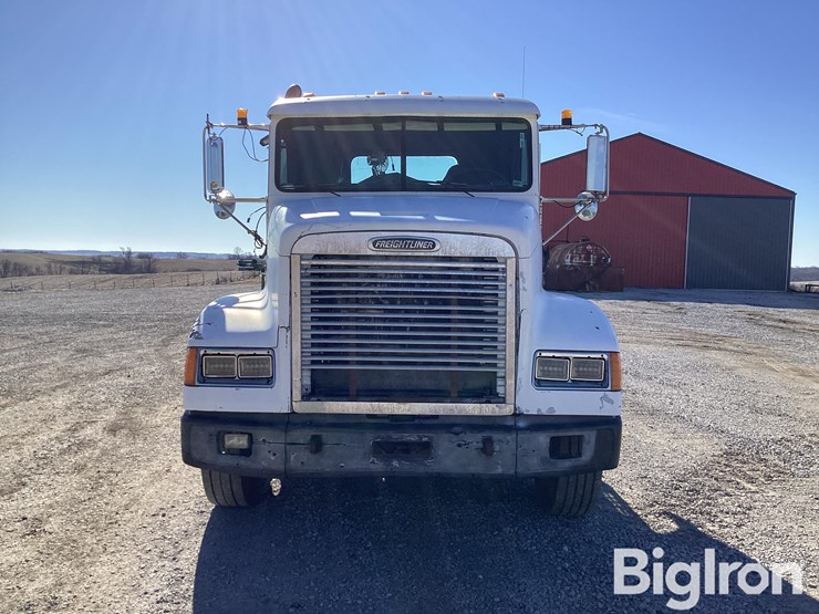 2002-freightliner-fld112-image-2