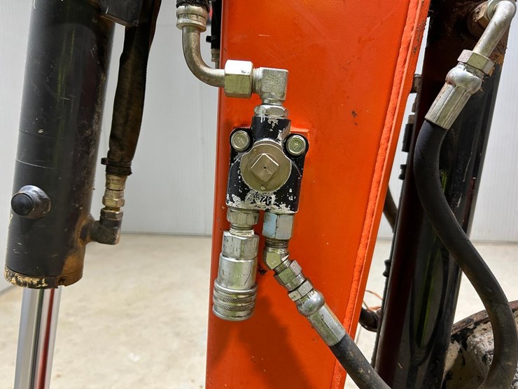 2019-kubota-kx033-4-image-9