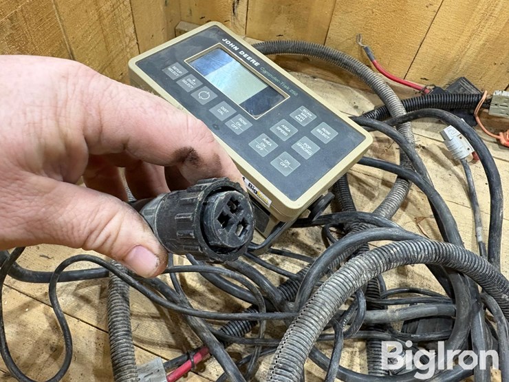 john-deere-250-image-12