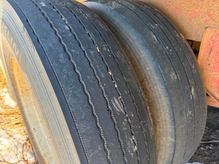 1975-cornhusker-hopper-image-7