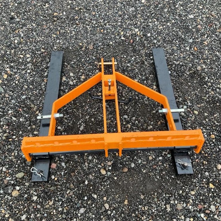 #1360 • Unused Wolverine Foldable 3-Point Forks