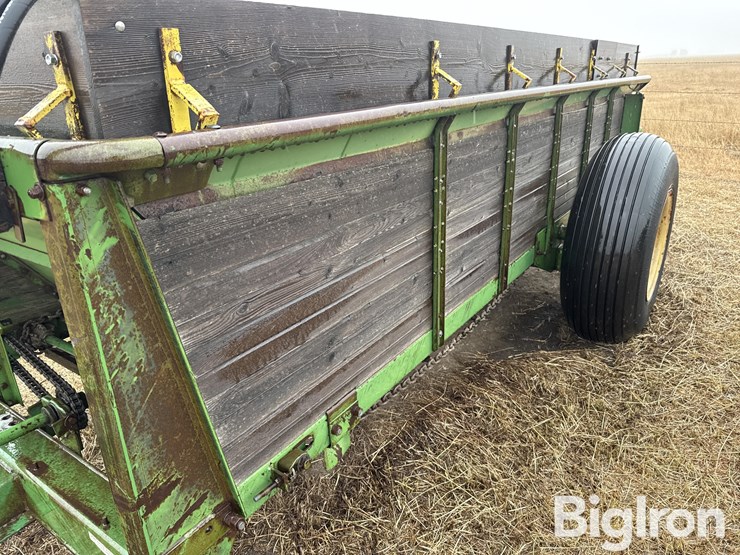 john-deere-220-image-15