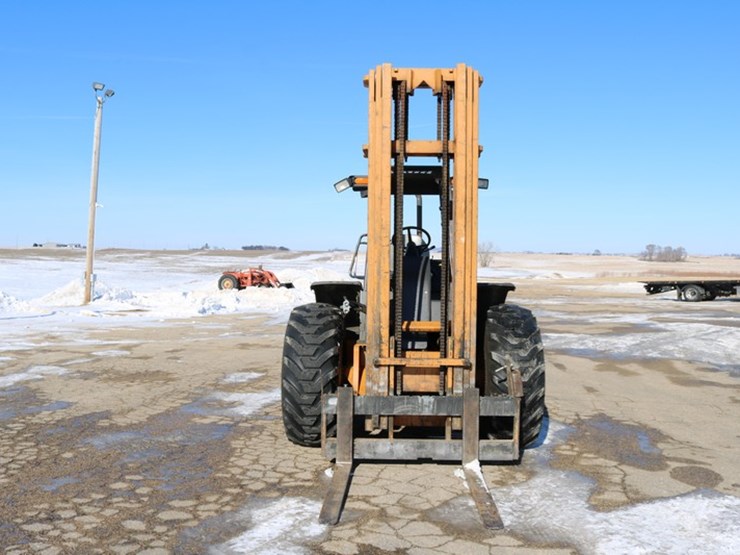 2005-case-588g-image-7