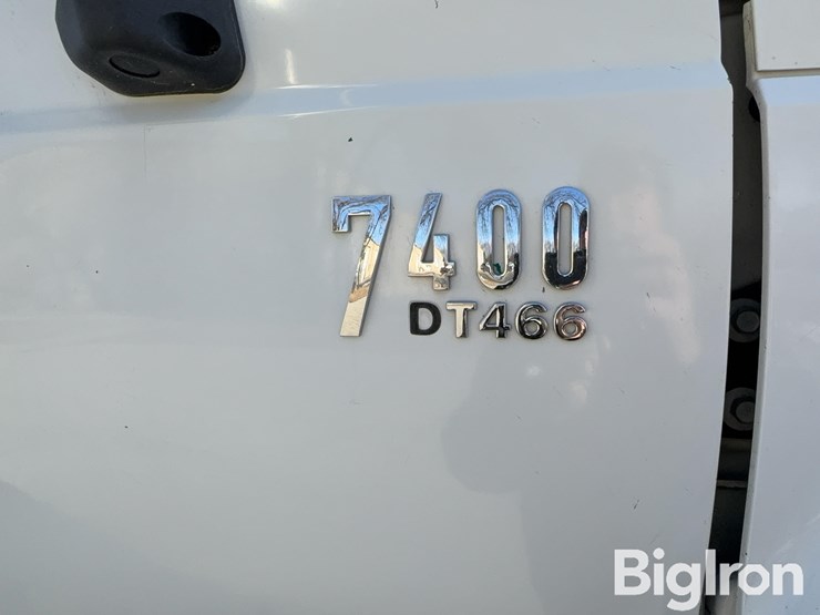 2005-international-7400-image-12