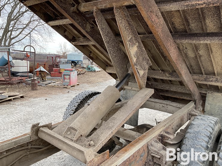 1972-ford-f600-image-11