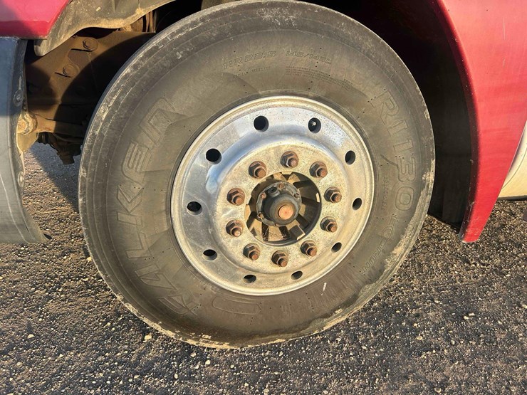 2007-freightliner-columbia-120-image-10