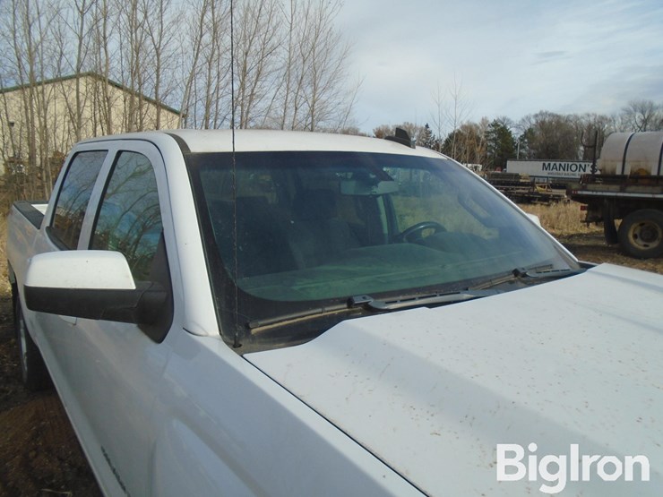 2018-chevrolet-silverado-1500-lt-image-16