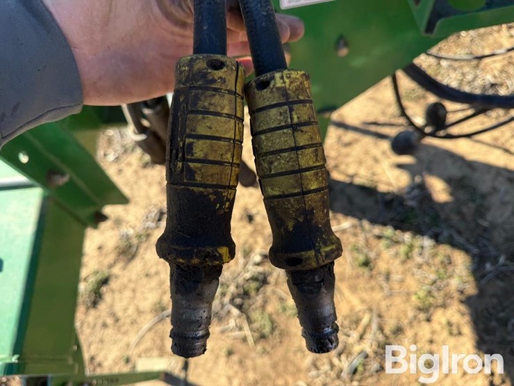 great-plains-yp4024a-3115-31r15-planter-image-18