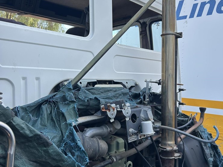 1989-volvo-fe6-image-38