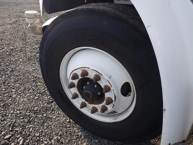 2017-freightliner-m2-s/a-water-truck-image-19