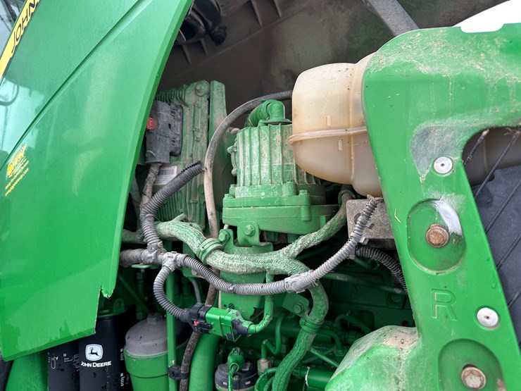 2012-john-deere-8310r-image-46