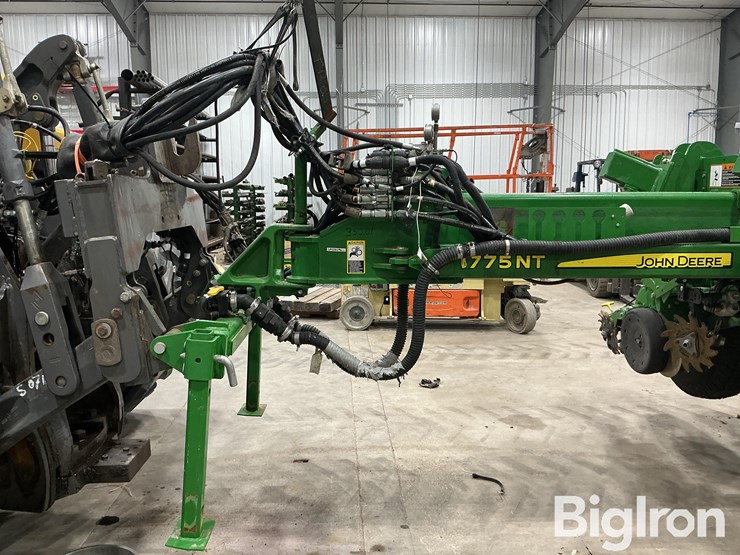 2016-john-deere-1775nt-image-9
