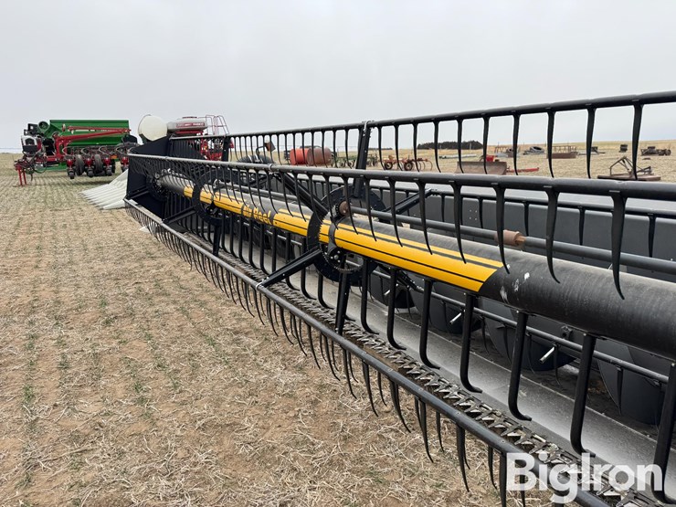 2011-agco-8200-image-16