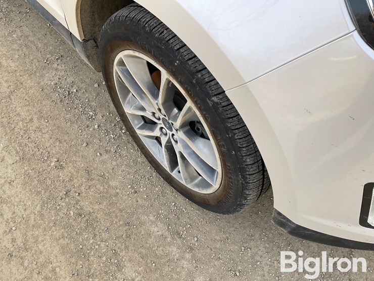 2016-ford-edge-titanium-image-9