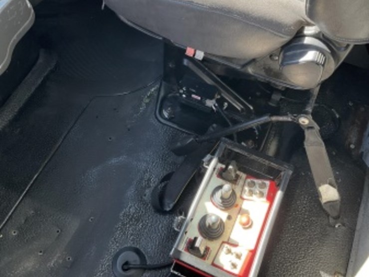 2009-international-7400-image-31