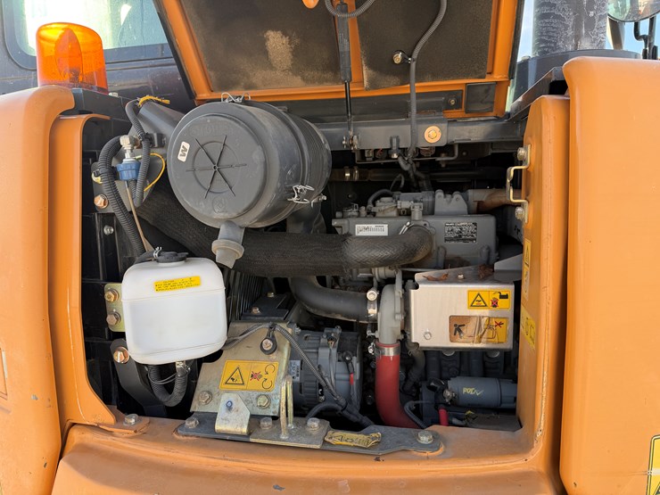 2019-case-cx80c-image-13