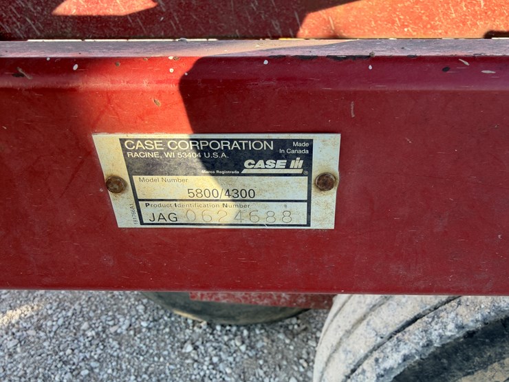 case-ih-4300-image-7