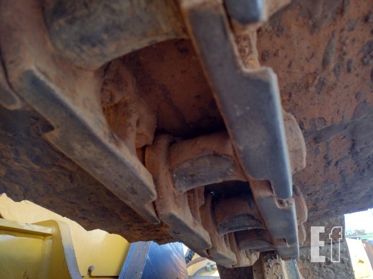 2021-deere-650k-lgp-image-41