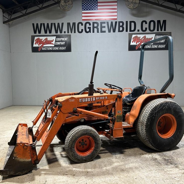 KUBOTA B8200