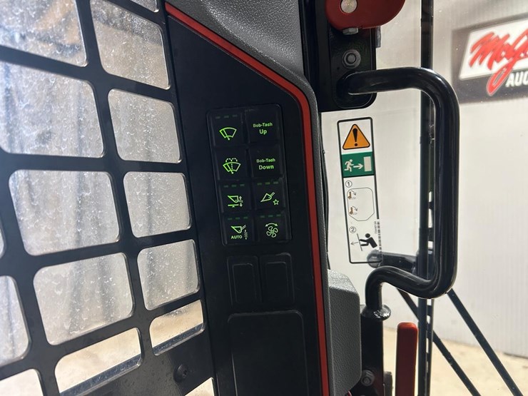 2021-bobcat-s64-image-25