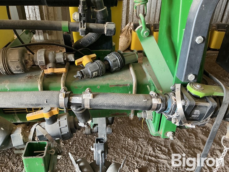 2005-john-deere-1700-image-15