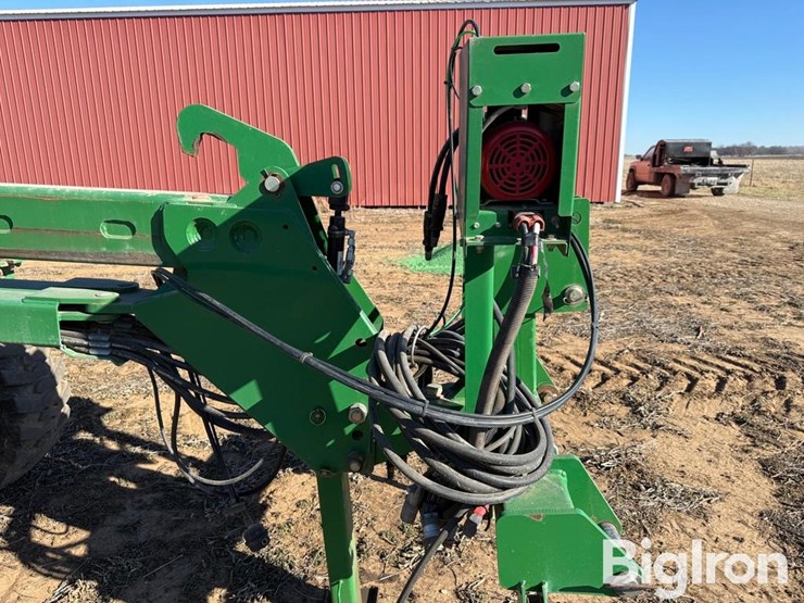 great-plains-yp4024a-3115-31r15-planter-image-13