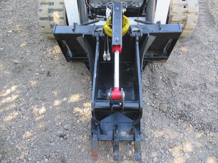 wildcat-skid-steer-ditching-bucket-grapple-image-2