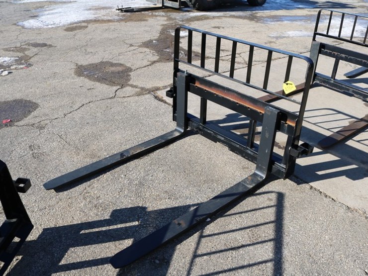 #4164-•-walco-48"-pallet-forks-image-1