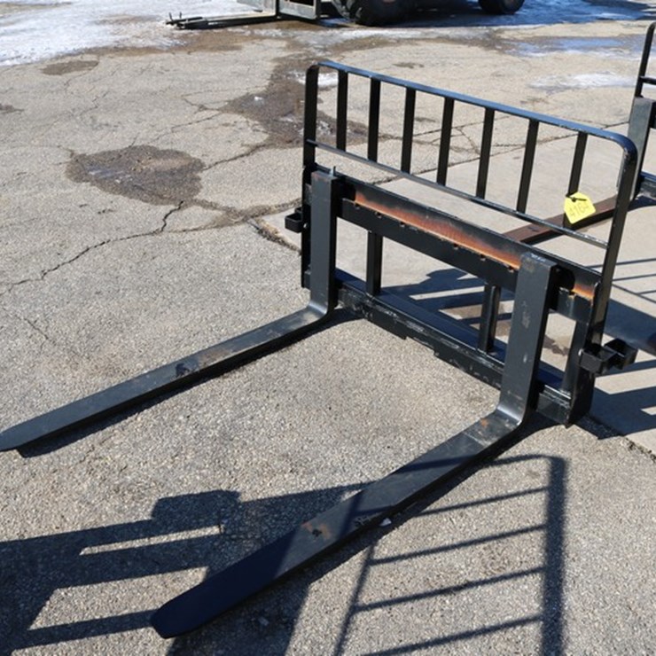 #4164 • Walco 48" Pallet Forks