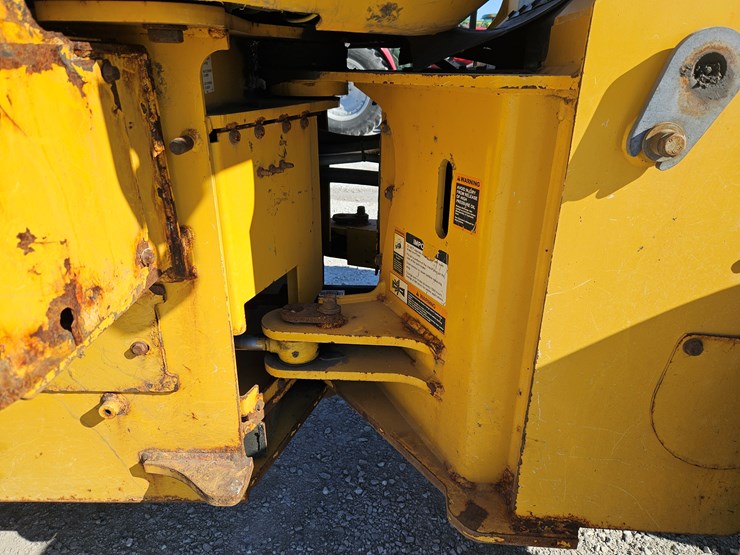 2021-deere-444p-image-7