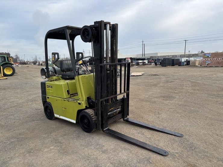 clark-c500-40-forklift-image-2