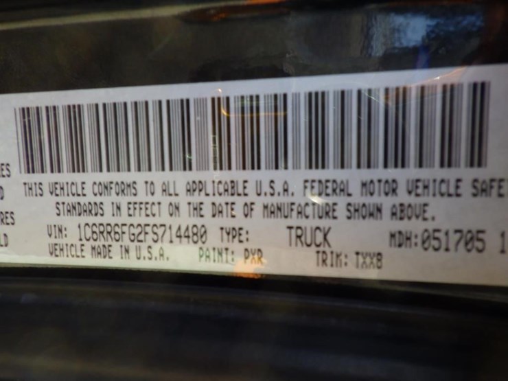 2015-dodge-1500-image-17