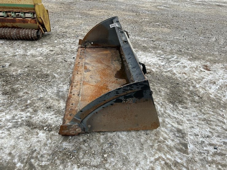 caterpillar-88”-skid-steer-bucket-image-2