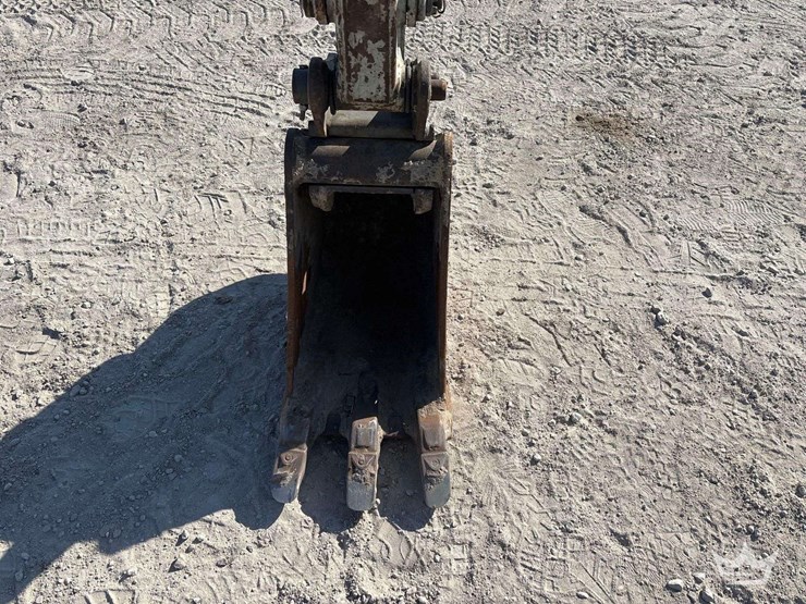 2011-takeuchi-tb016-mini-excavator-image-10