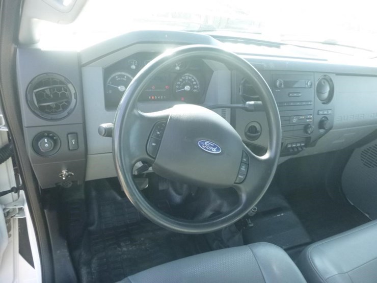 2013-ford-f650-image-15