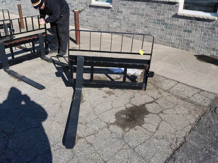 #4163-•-walco-48"-pallet-forks-image-1