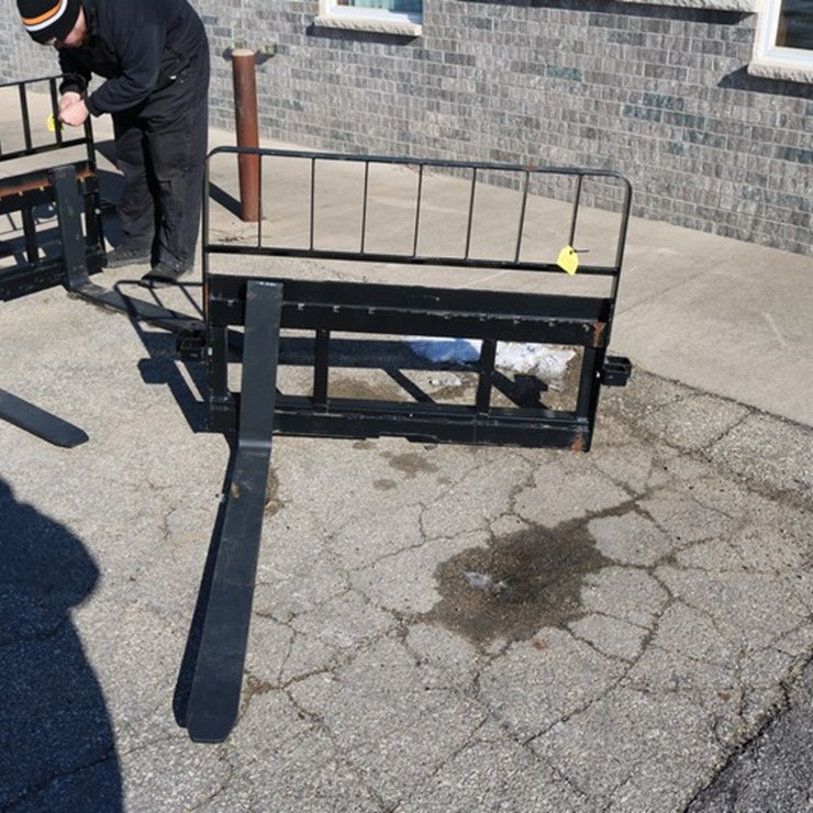 #4163 • Walco 48" Pallet Forks