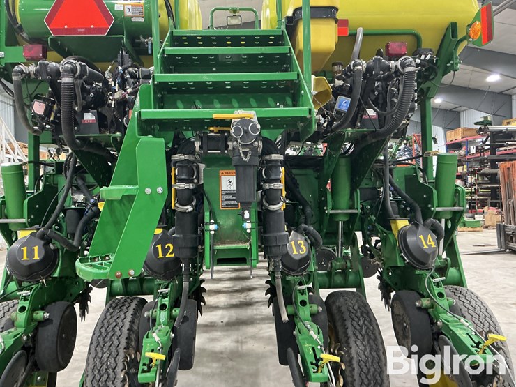 2016-john-deere-1775nt-image-17