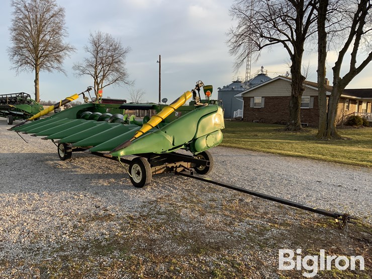 2020-john-deere-708c-image-1